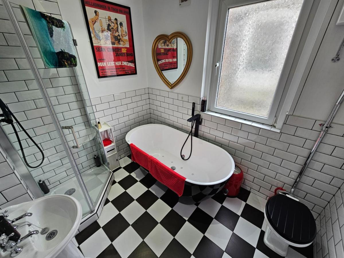 Southsea Royale James Bond 3 Bed Cool Penthouse, Seafront Parking Portsmouth Extérieur photo